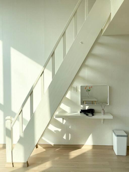 Apartemen Modern Loft Hongdae *