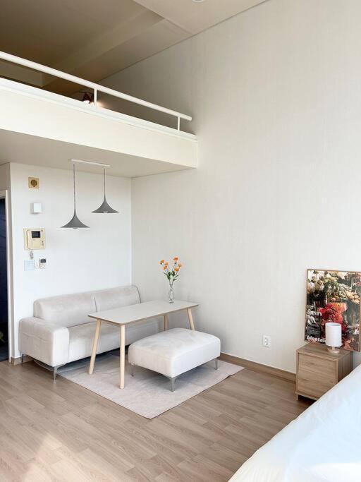 Apartemen Modern Loft Hongdae